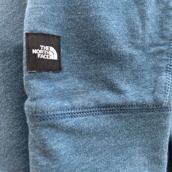 The North Face Men's Blue 
Long Sleeve Shirt - Picture 3 of 4